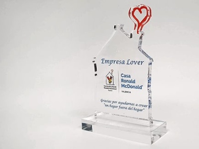 CNC-Schneiden von Methacrylat und Polycarbonat