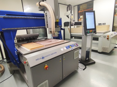 3-Achsen-Fräsmaschine für Verbundwerkstoffe und Kunststoffe