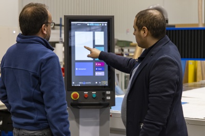 HMI der nächsten Generation für CNC-Schneid- und Fräsmaschine MECAPRO NL